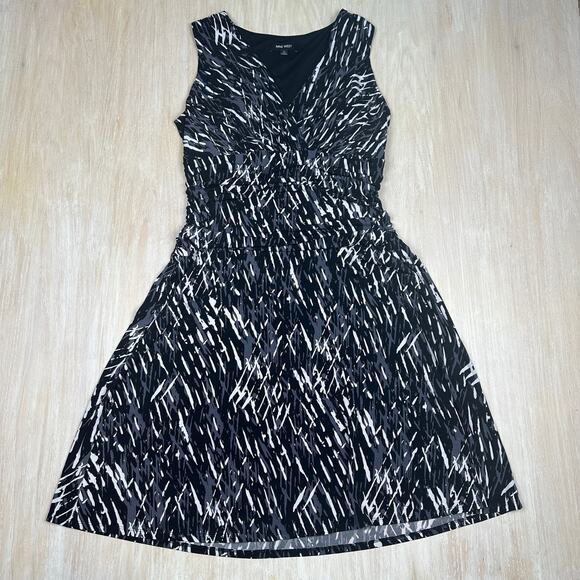 Nine West Dresses & Skirts - Nine West Abstract Monochrome V-Neck Sleeveless Stretch Classic Casual Dress 12